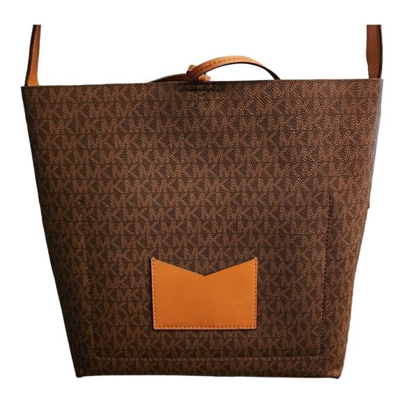 Michael Kors MK Brown Monogram Brown Shoulder Bag - Picture 3 of 7